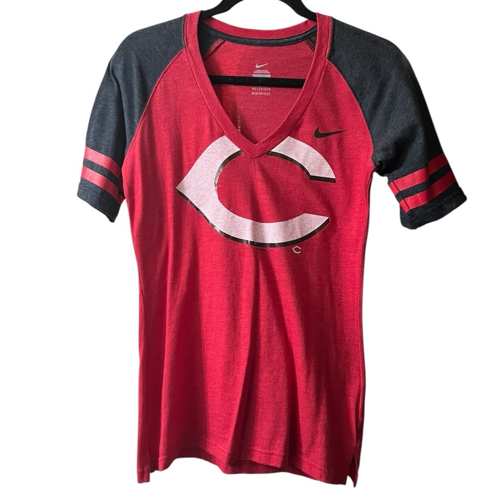 Women’s Nike Cincinnati Reds V-neck short sleeve tee Genuine MLB Merchandise Sm